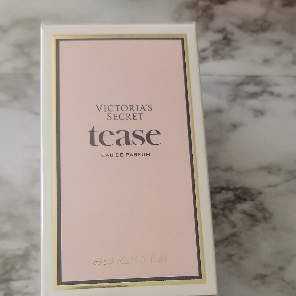 Victoria's Secret Tease Perfume in Pink and Gold - Picture 5 of 5